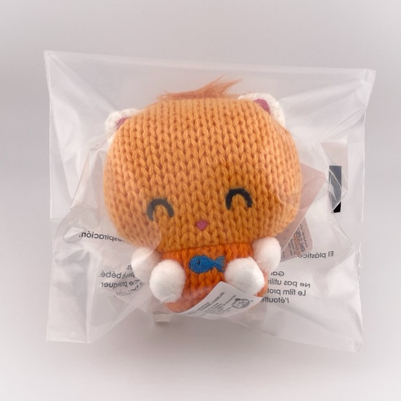 Audrey The Cat Ami Amis 4 in Crocheted Plush Wave 2 Common - Picture 2 of 2